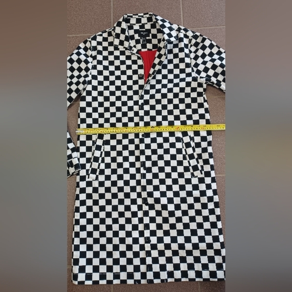 Forever 21 Men Checkered Black and White Trech Coat Red Lining Size Small - Picture 8 of 9